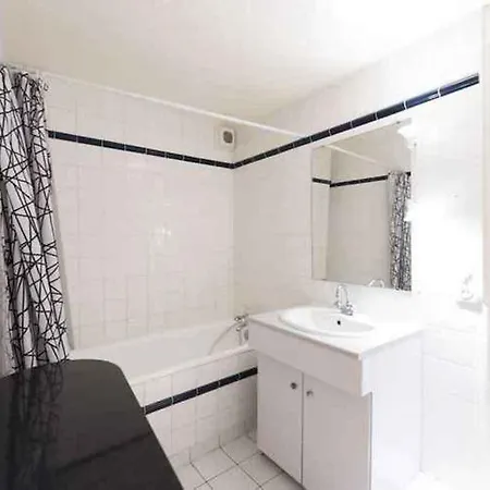 Batignolles Balcony Apartment